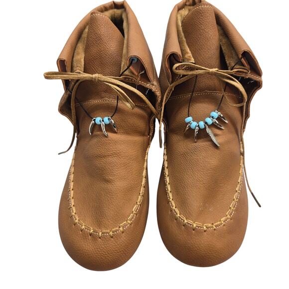 NWT Moccasins 8.5 Beaded Faux Fur Lined Women's Shoe 8 1/2 Costume - Picture 1 of 6